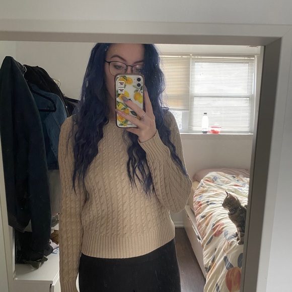 Gap Cable Knit - Picture 3 of 3